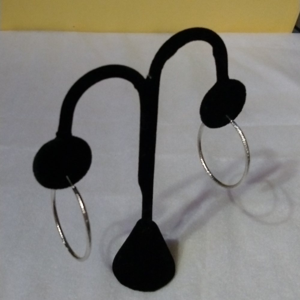 Silver tone hoop earrings pierced NWT textured 3.5cm (sku 196)